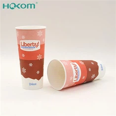 20oz šálek horké kávy